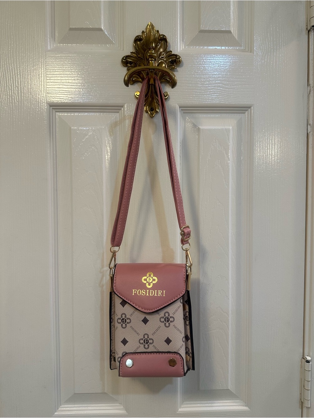 Fosidiri 6”W x 7”L Pink Crossbody Phone Bag NWOT